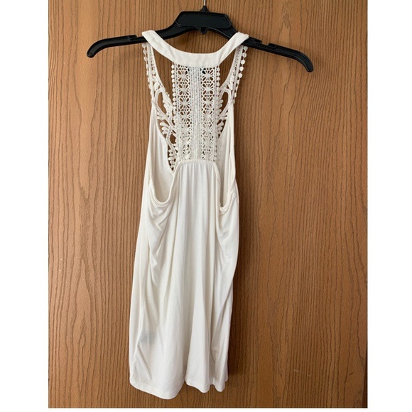 💙 Buckle Tank - size Medium - Picture 2 of 3